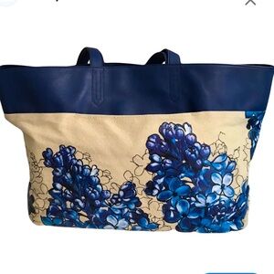 Reed large hydrangea appliqué tan canvas tote bag